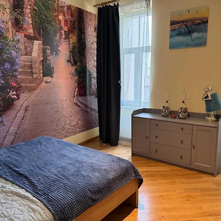 Cozy Ernesta 90m In The Centre - Three With Balcony Рига