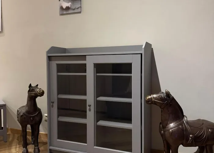 Cozy Ernesta 90m In The Centre - Three With Balcony