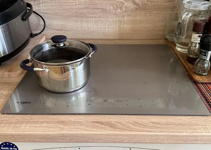 Cozy Ernesta 90m In The Centre - Three With Balcony Апартаменты Рига