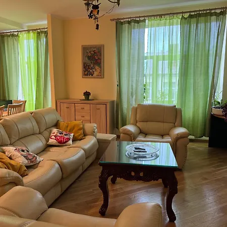 Cozy Ernesta 90m In The Centre - Three With Balcony Riga