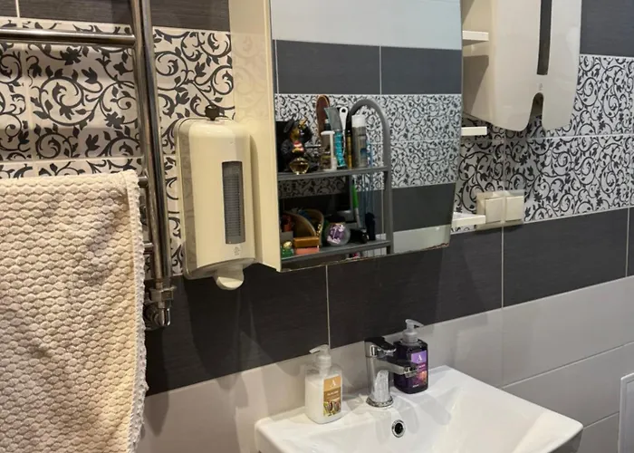 Dzīvoklis Cozy Ernesta 90m In The Centre - Three With Balcony *