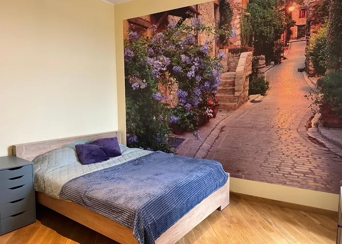 Dzīvoklis Cozy Ernesta 90m In The Centre - Three With Balcony Riga