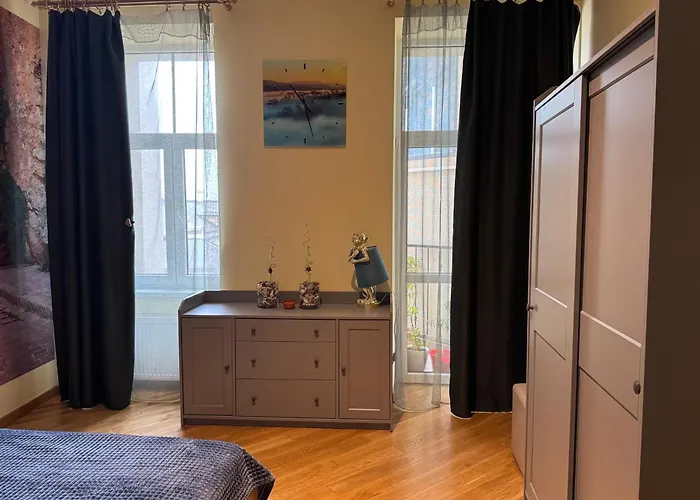 Cozy Ernesta 90m In The Centre - Three With Balcony * Riga