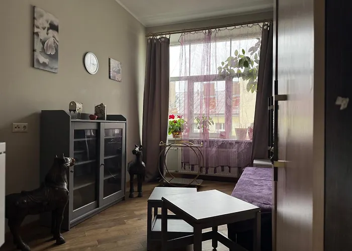 Dzīvoklis Cozy Ernesta 90m In The Centre - Three With Balcony Riga