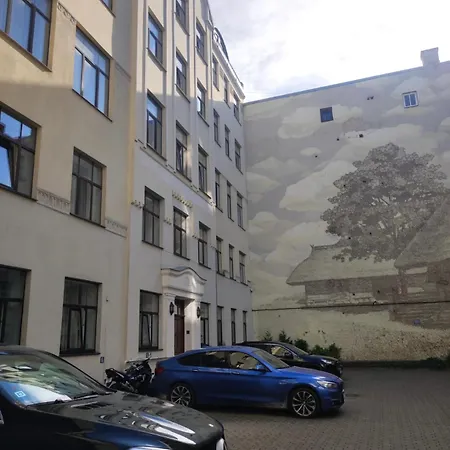 Apartment Cozy Ernesta 90m In The Centre - Three With Balcony *