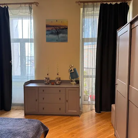 Cozy Ernesta 90m In The Centre - Three With Balcony * Riga