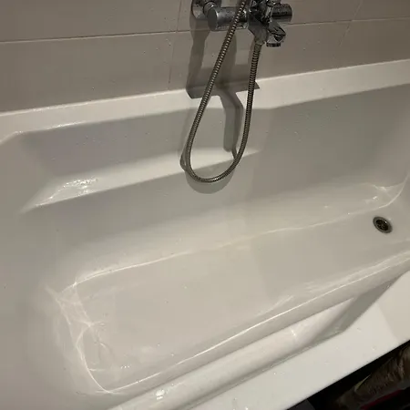 Cozy Ernesta 90m In The Centre - Three With Balcony